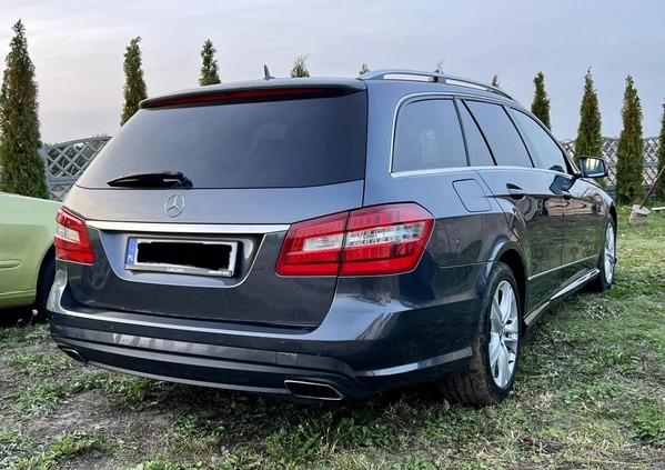 Mercedes-Benz Klasa E cena 41900 przebieg: 223000, rok produkcji 2010 z Koło małe 172